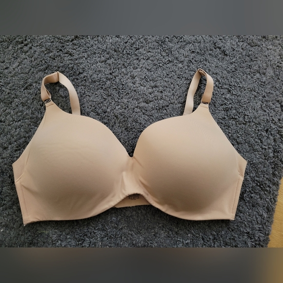 Sleek Back Bar from La Vie En Rose - Picture 1 of 4